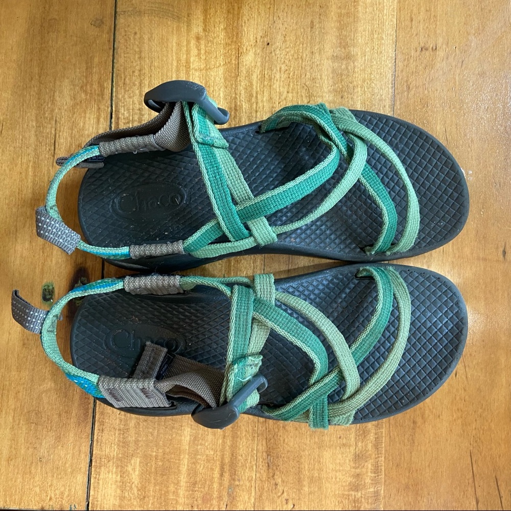 little kids Chacos sandals size 13